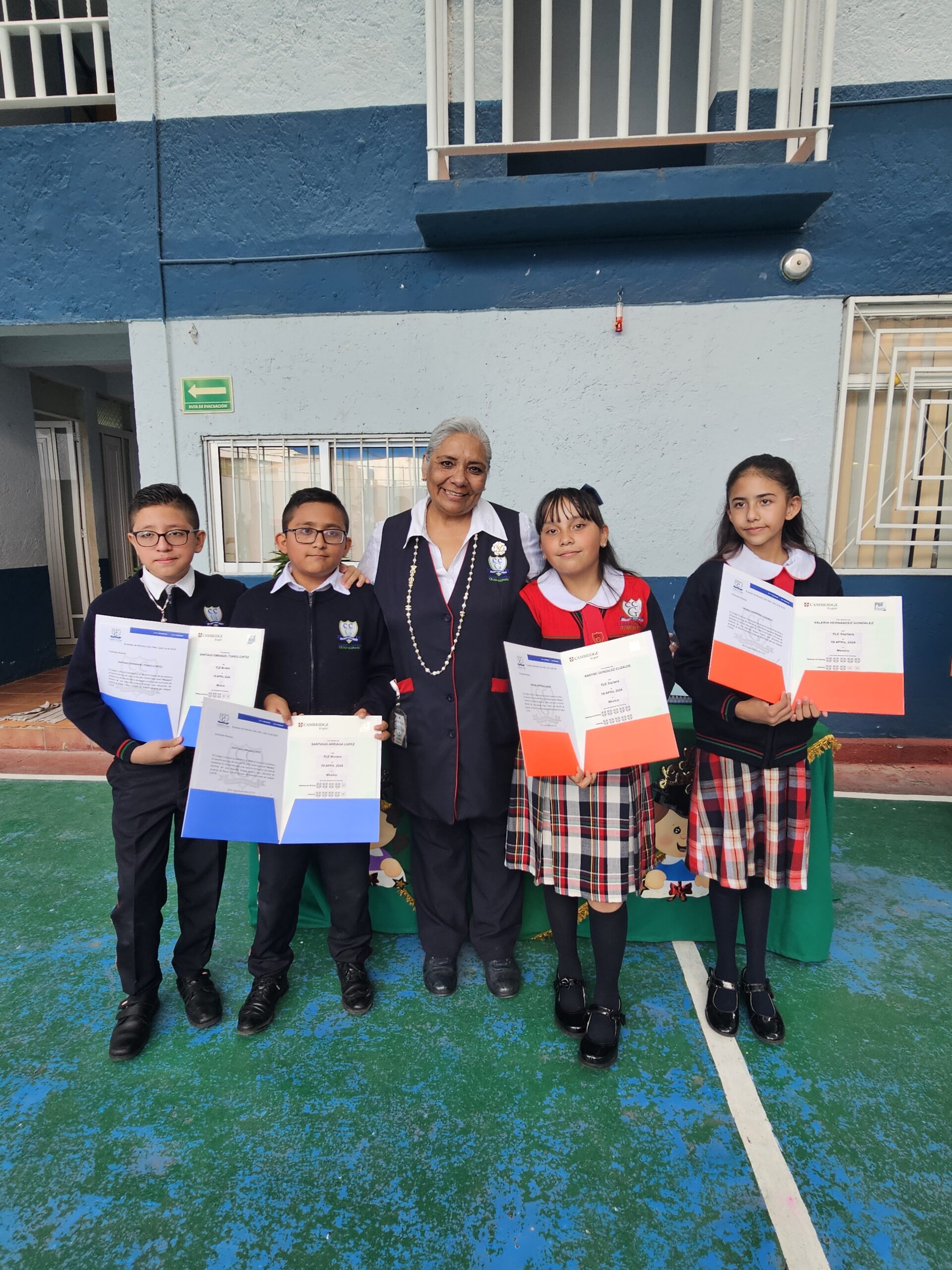 Entrega de certificados Cambridge